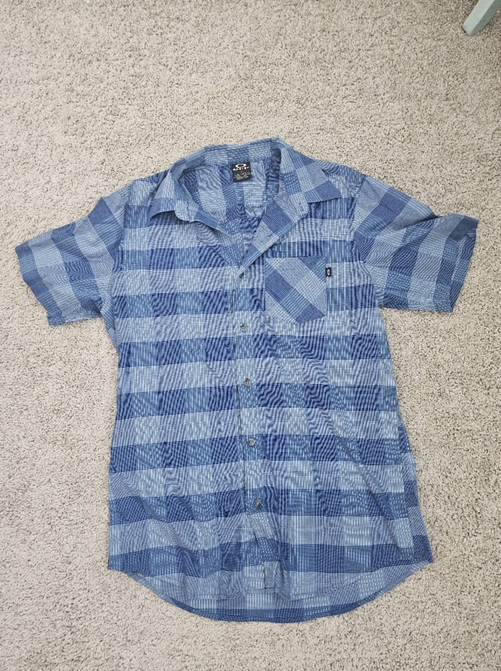 Oakley Shirt Mens Large Blue Plaid Short Sleeve Button Up Pocket Casual
